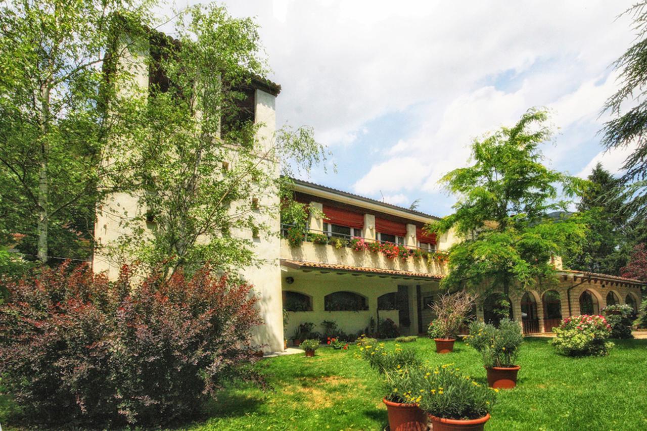 Hotel La Ginestra Acqualagna Εξωτερικό φωτογραφία