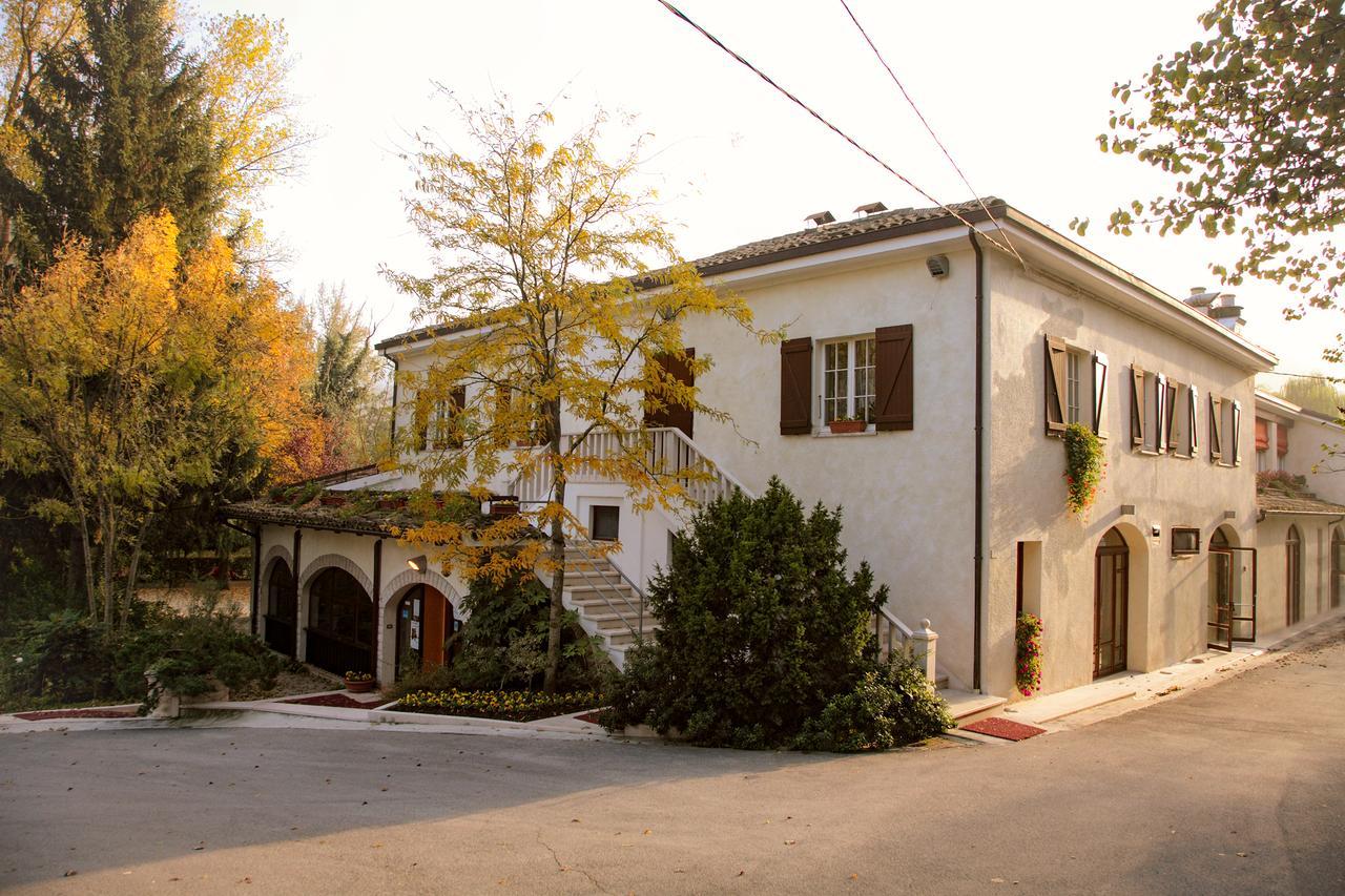 Hotel La Ginestra Acqualagna Εξωτερικό φωτογραφία