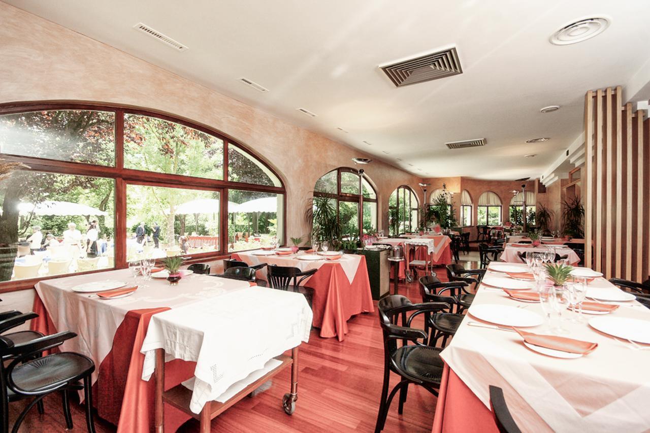 Hotel La Ginestra Acqualagna Εξωτερικό φωτογραφία